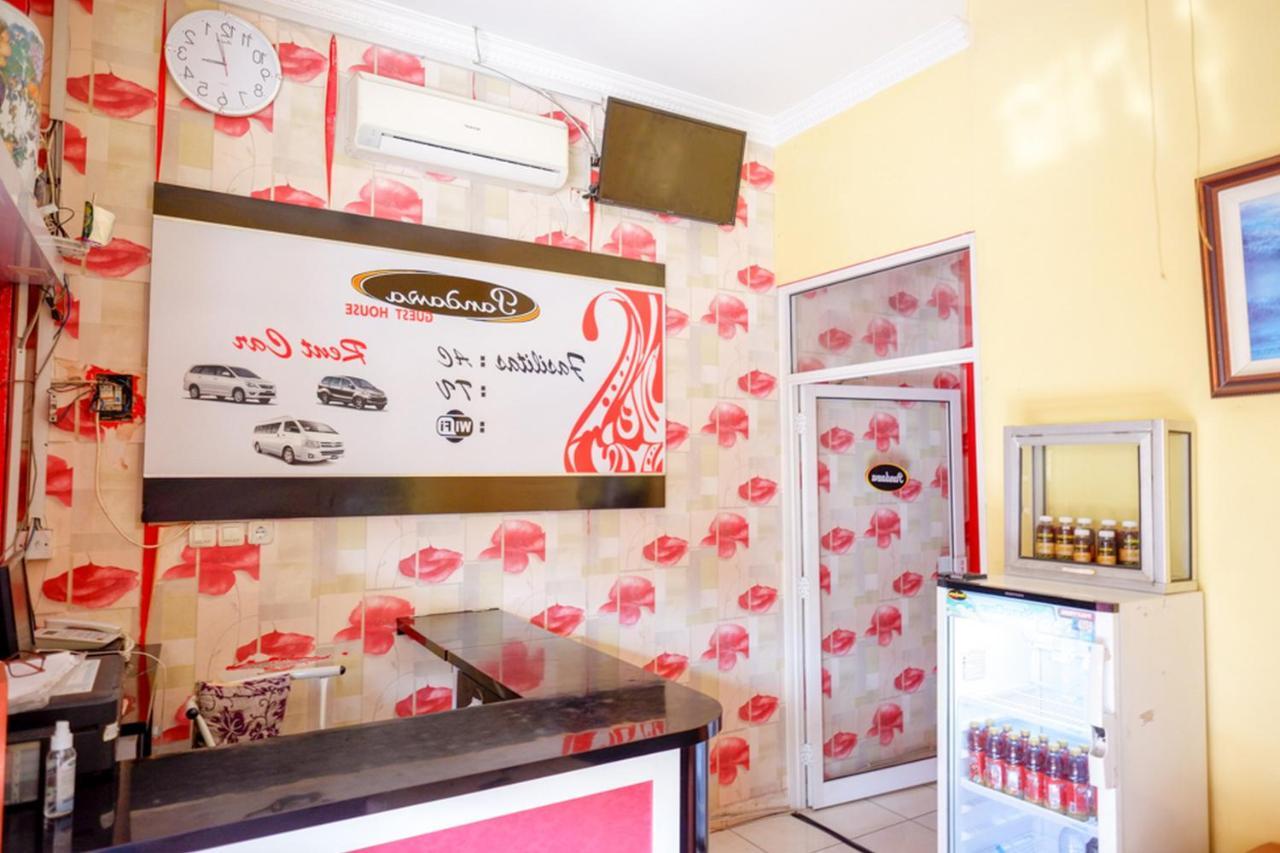 Pandawa Guest House At Ngaliyan Square Mitra Reddoorz Семаранг Екстериор снимка
