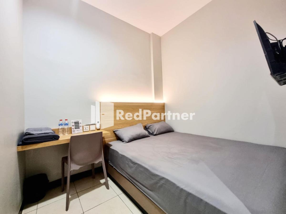Pandawa Guest House At Ngaliyan Square Mitra Reddoorz Семаранг Екстериор снимка